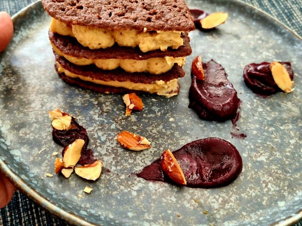 Napoleon with caramelized white chocolate cream